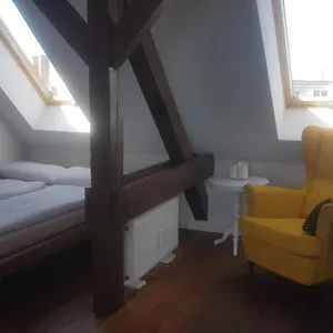 Helle Dachgeschosswohnung Für 8 Personen In Zentraler Lage Apartment